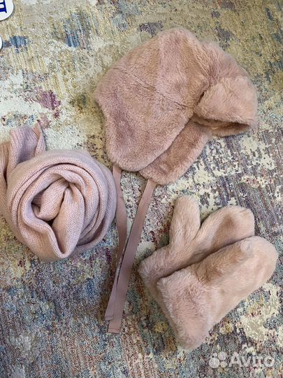 Шапка женская (комплект с шарфом и варежками)