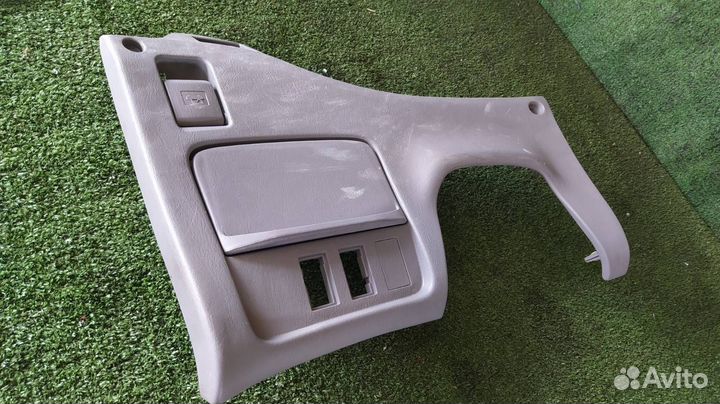 Консоль под рулевой колонкой Toyota Vista Ardeo