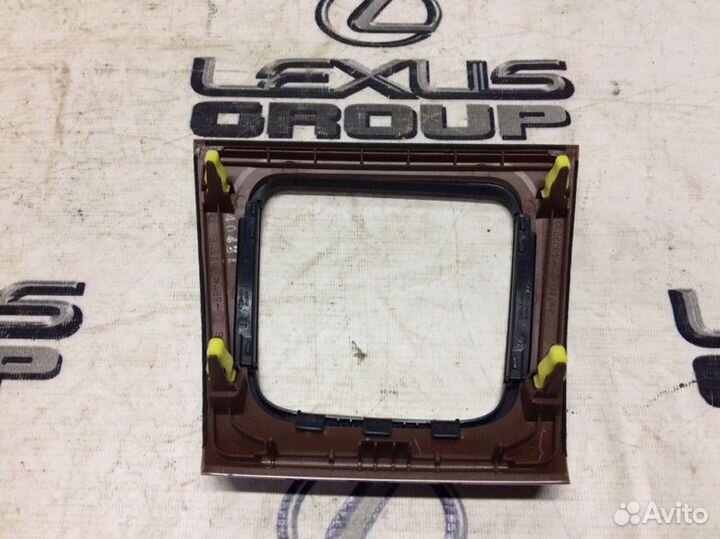 Накладка торпеды Lexus Rx300 MCU35 1mzfe 2006