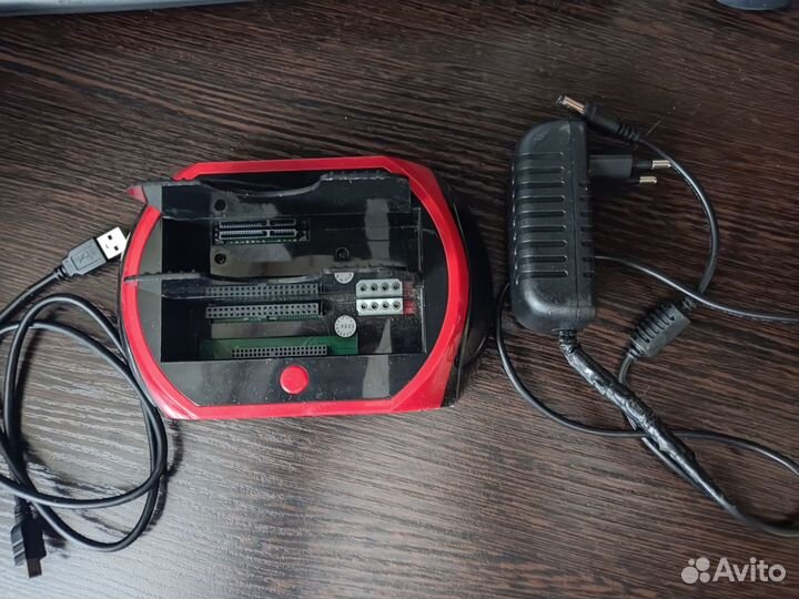 Док станция для жёстких дисков