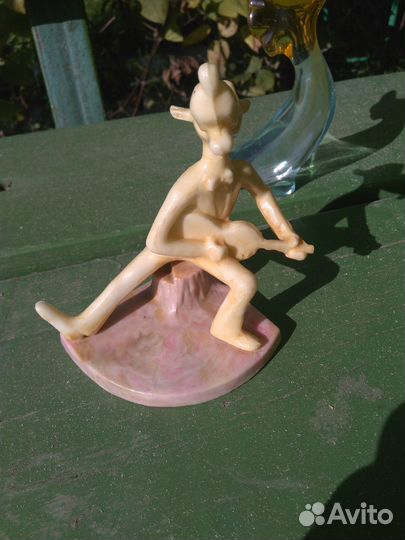 Волк с гитарой фигурка