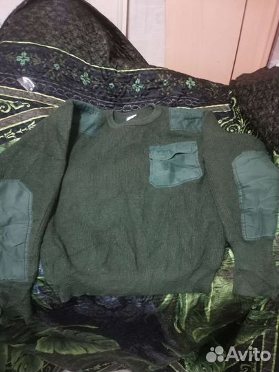 В военном стиле свитер