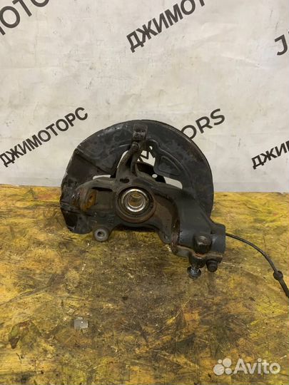 Кулак поворотный передний левый ступица Volvo V70