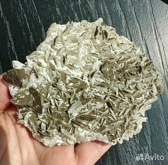 Кальцит с напылением пирита