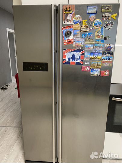 Холодильник Samsung