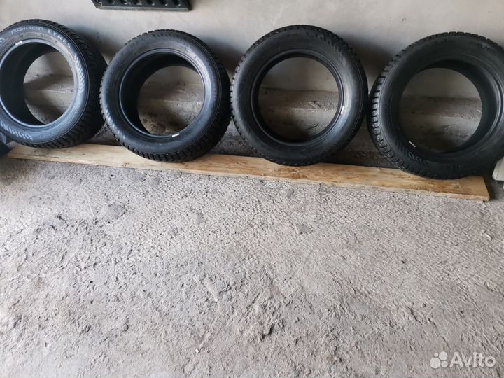 Nokian Tyres Hakkapeliitta 9 215/55 R16