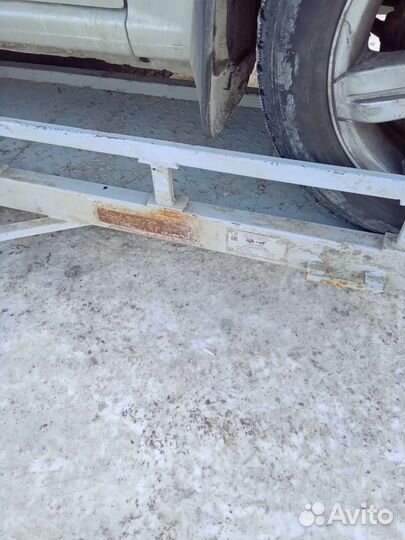 Прицеп-эвакуатор