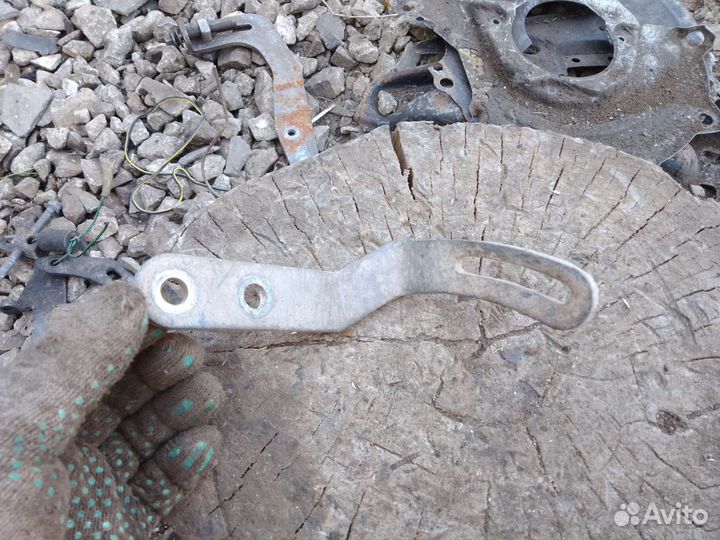 Кронштейн натяжителя генератора Chery sweet qq