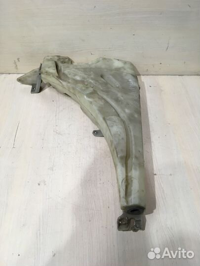 Бачок омывателя лобового стекла Туарег