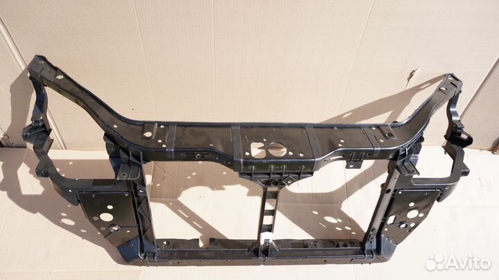 Передняя панель (телевизор) Hyundai Verna (05-10)