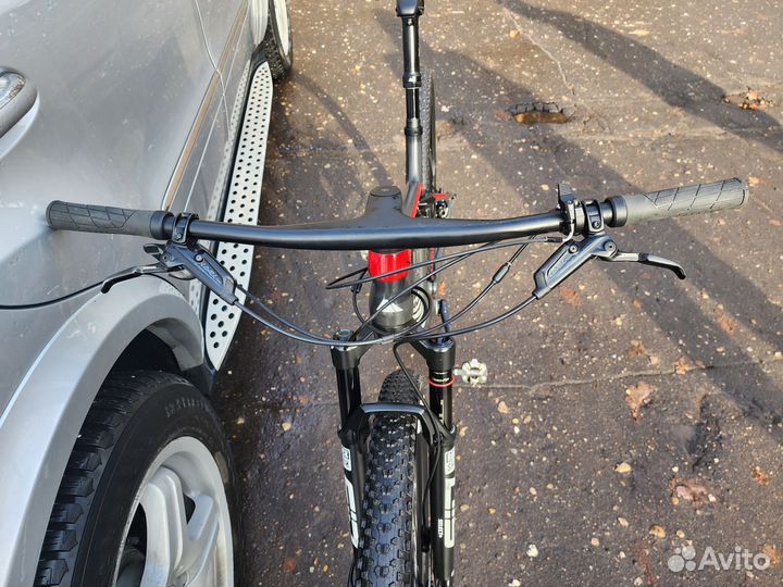 Canyon LUX CF SLX 9 Carbon 29/Рама M (2022) - SID