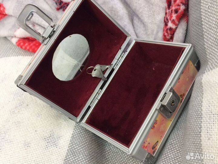 Шкотулка женская с ключем