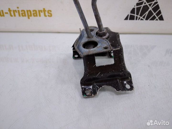 Крюк замка капота правый Bmw X6 F16 2014-2018