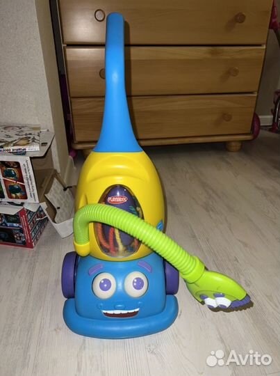 Заяц, попугай, собачка, пылесос hasbro