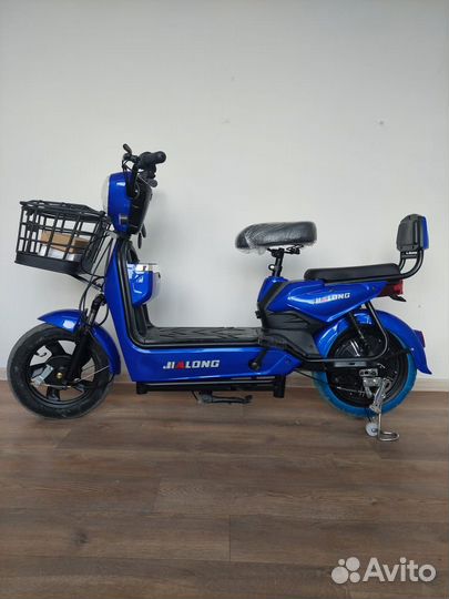 Электроскутер 48V 80A 550W