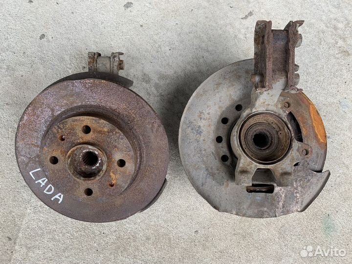 Поворотный кулак левый правый LADA Granta