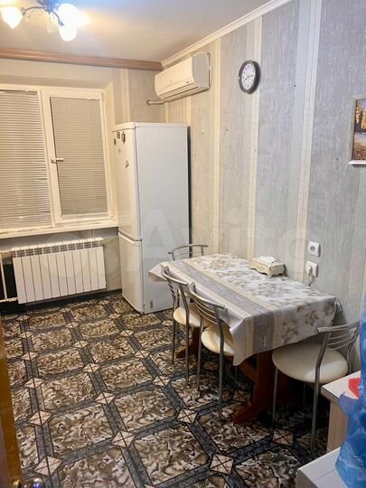 4-к. квартира, 85 м², 4/10 эт.