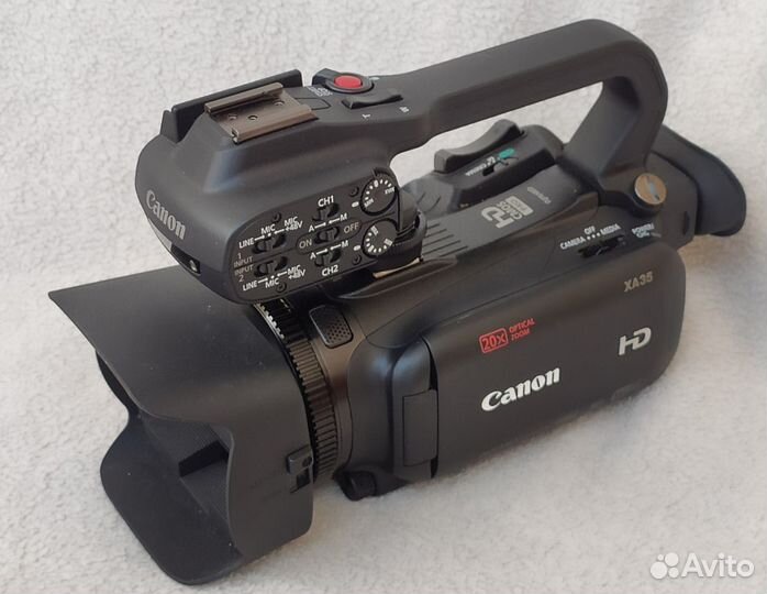 Видеокамера Canon XA35