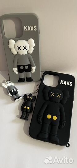 Чехол на iPhone kaws с брилком