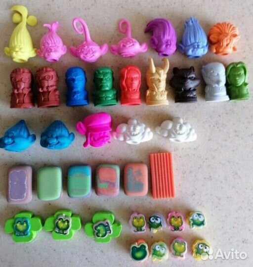 Ручки,карандаши,ластики,счеты,контейнер д/бумаг