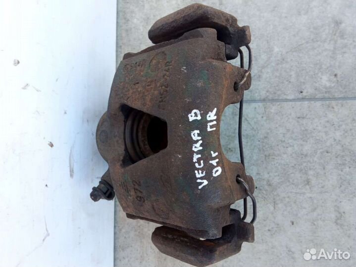 Суппорт тормозной передний правый Opel Vectra B