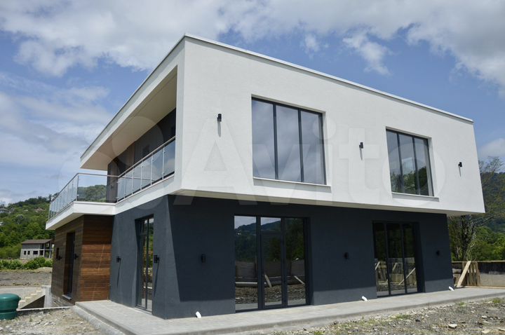 Дом 299 м² на участке 6,6 сот.