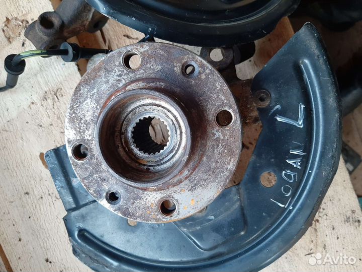 Поворотный кулак renault logan, Ladа largus