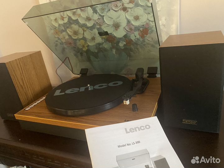 Виниловый проигрыватель Lenco LS-300 с колонками