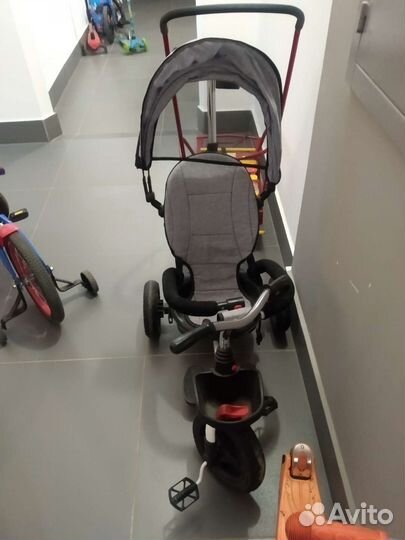 Прогулочная коляска