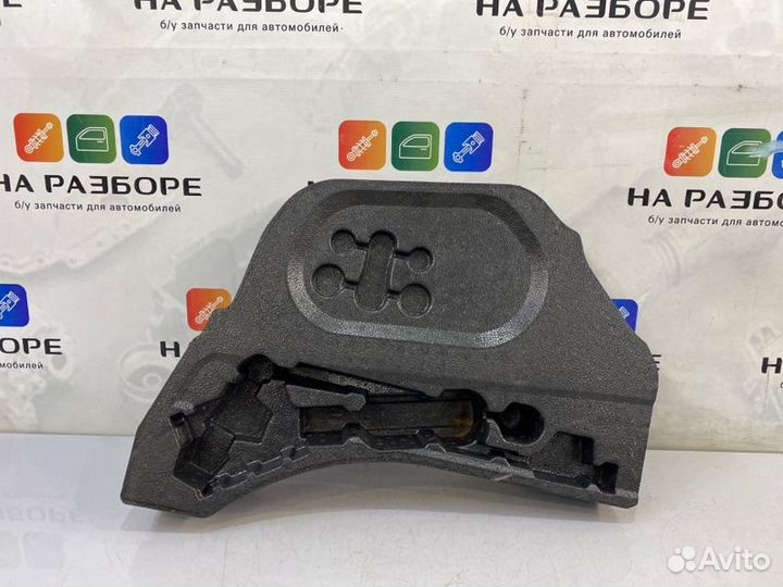 Ящик для инструментов задний левый Toyota Camry