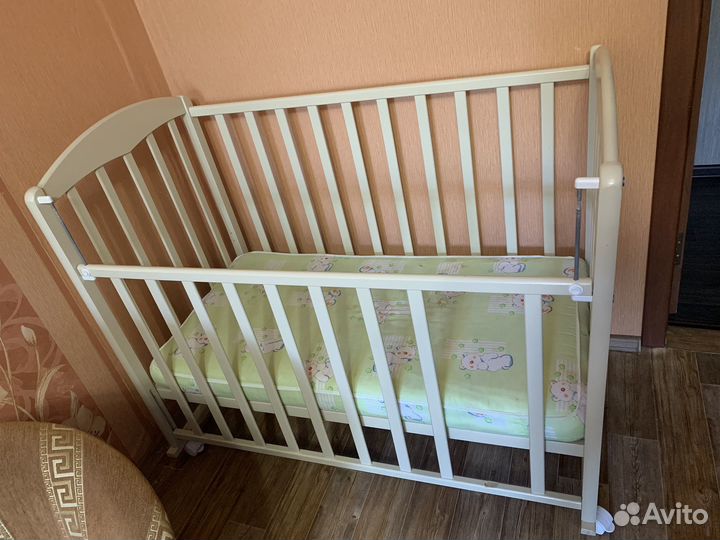 Детская кроватка