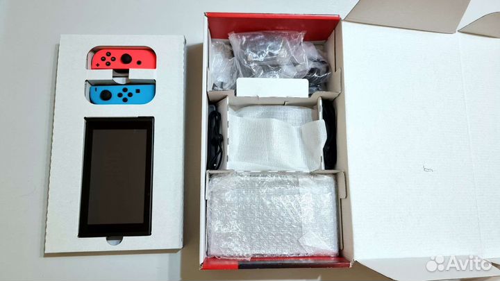 Новая Игровая консоль Nintendo Switch (Rev.2) Neon