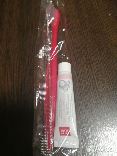 Зубной набор одноразовый. Зубная щетка с пастой