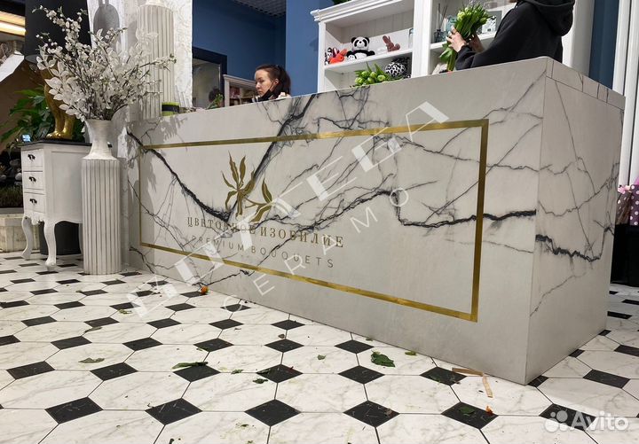 Изготовление стойки ресепшн из керамогранита