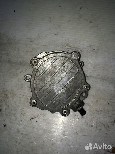 Вакуумный насос 06E145100D Audi 3.2 AUK
