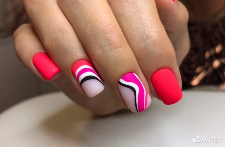 Маникюр педикюр