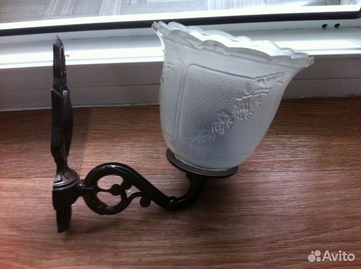 Светильники, бра и люстры потолочные