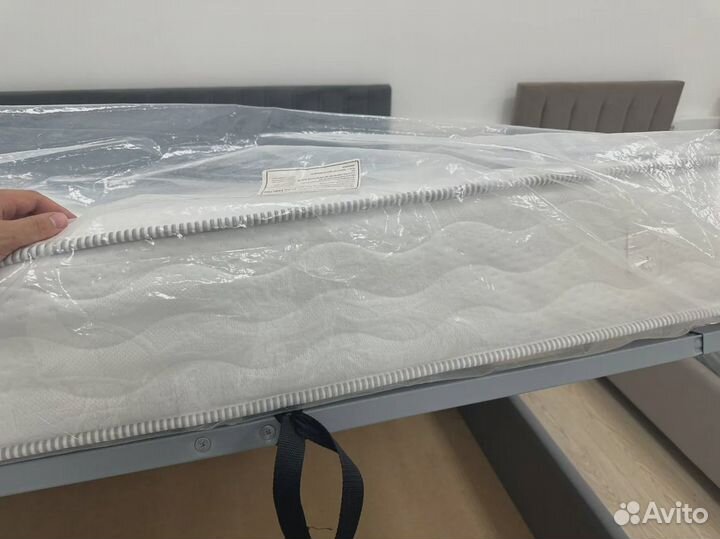 Матрас 140 на 190 новый