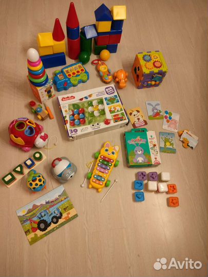 Развивающие игрушки пакетом