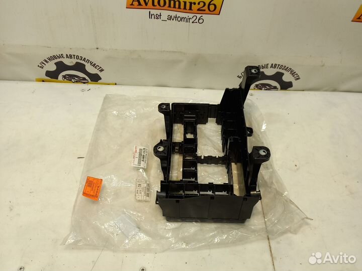 Корпус блока предохранителей Toyota Land Cruiser