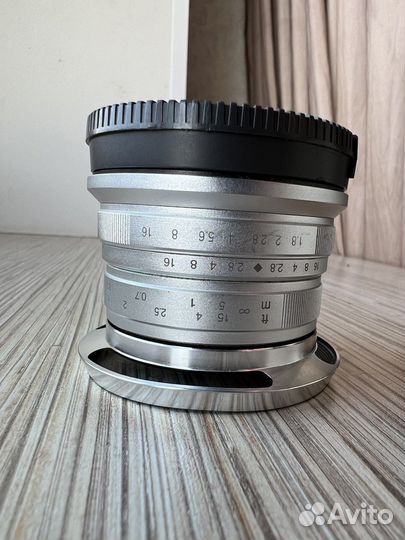 Объектив 7artisans