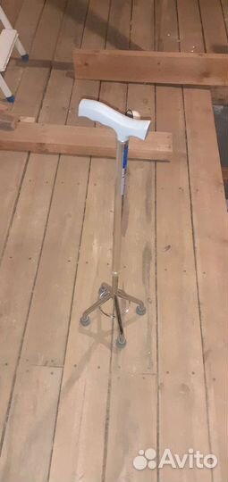 Трость четырехопорная