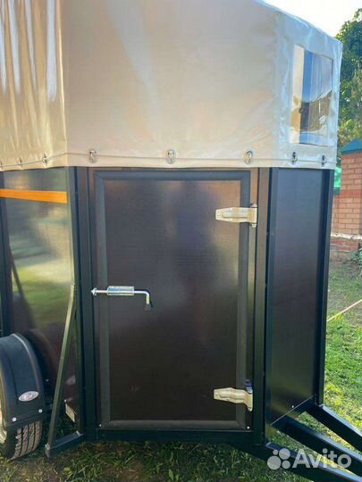 Прицеп коневоз