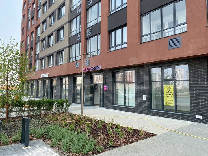 Свободного назначения, 55 м² первая линия