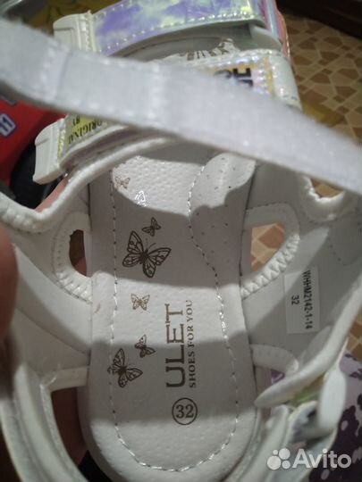 Сандали новые 32
