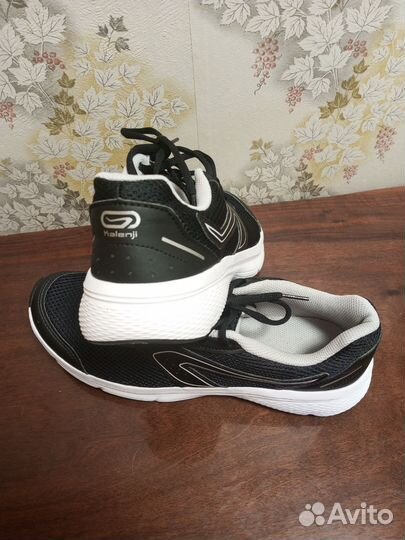 Кроссовки мужские Kalenji 43 отличные