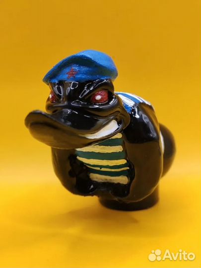 Злая утка на капот автомобиля - вдв