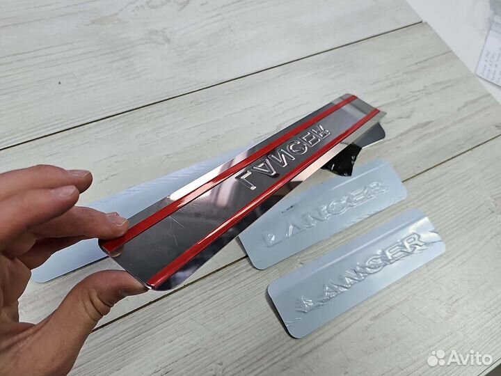 Накладки на пороги mitsubishi lancer 10 митсубиши