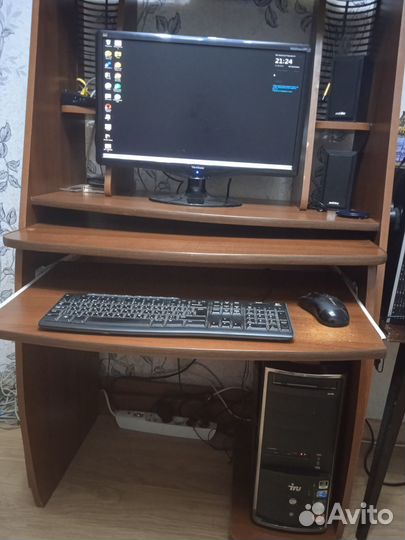 Компьютерный стол