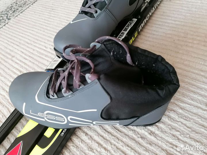 Беговые лыжи с ботинками 39 размер